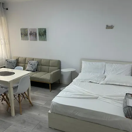 Private Center Apartment