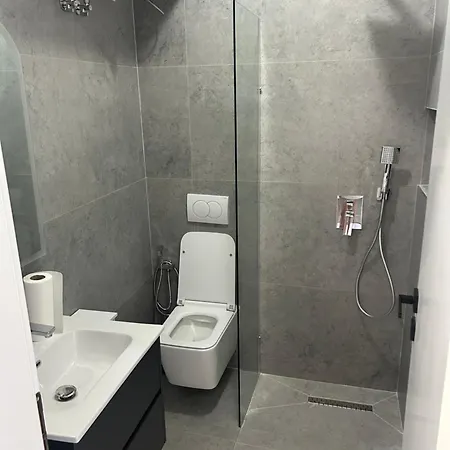 Private Center * 티라나